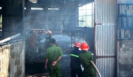 Cháy lớn tại nhà máy gỗ MDF-VRG Quảng Trị 